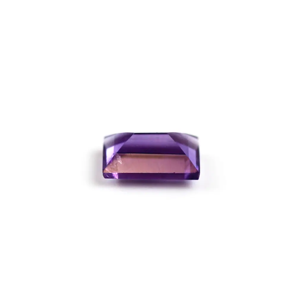 Purple 2.3 ct. amethyst in baguette