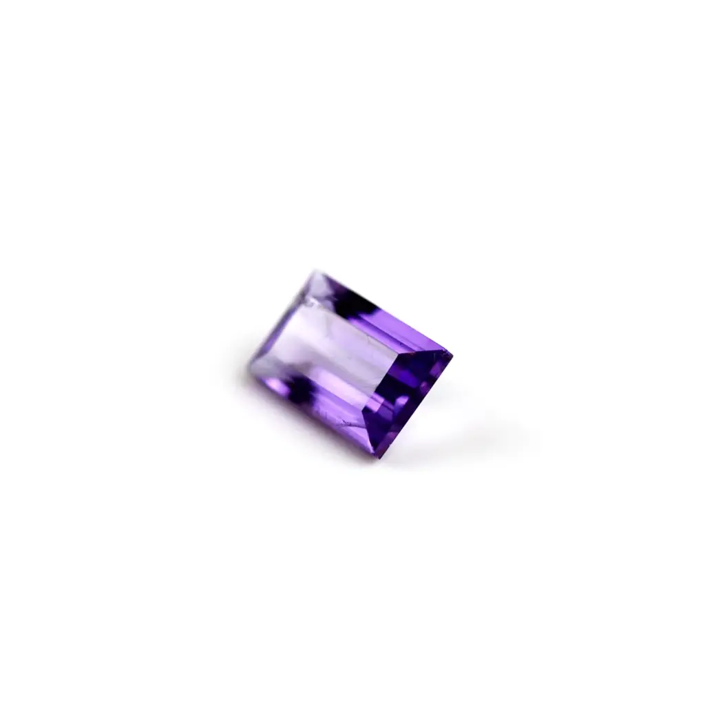 Purple 2.3 ct. amethyst in baguette