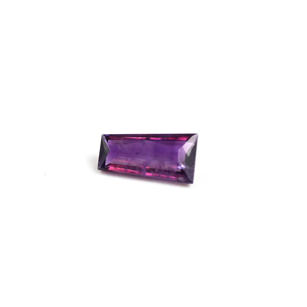 Purple 3.8 ct. amethyst in tapered baguette