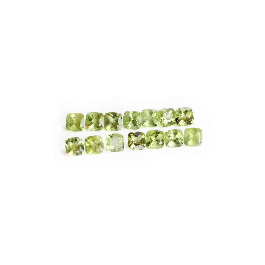 Set of 14 (0.4 ct.) Peridot in cushion cut