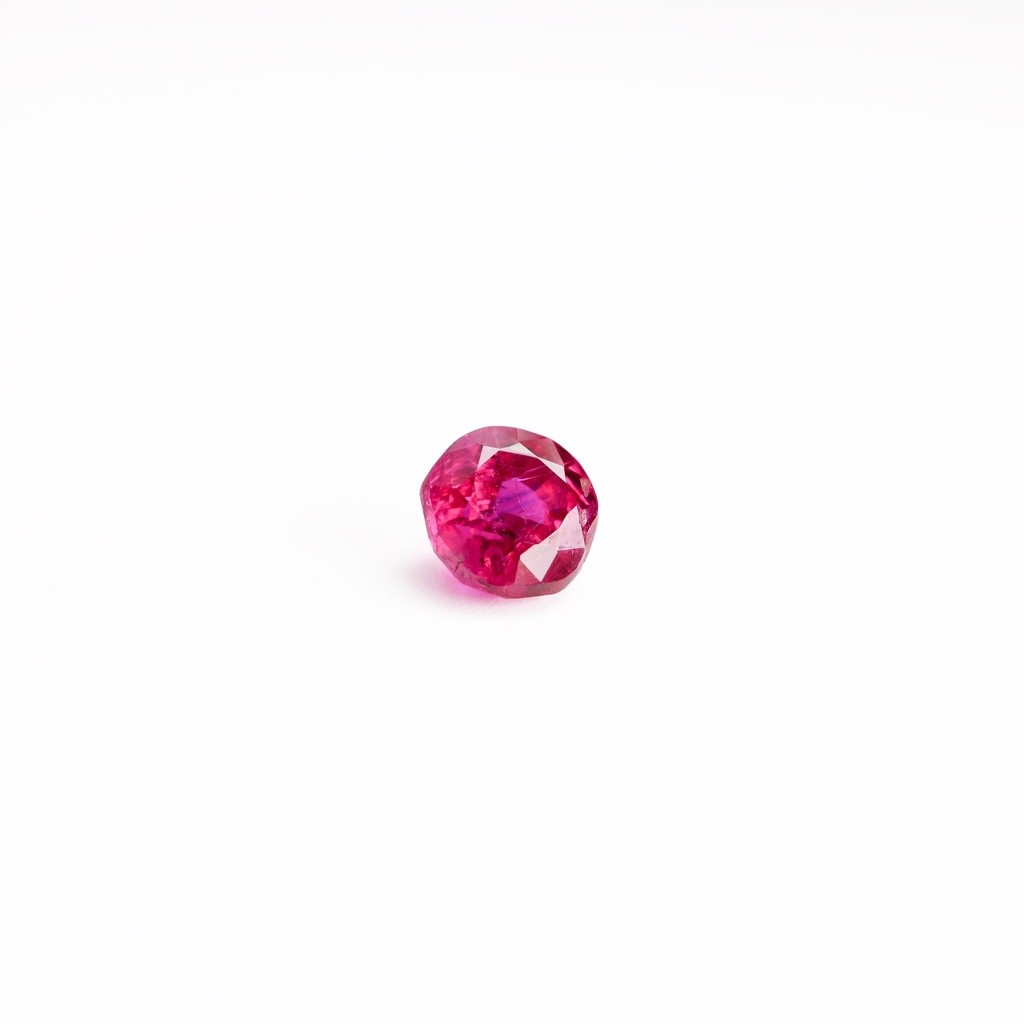Purplish red 0.7 ct. ruby 